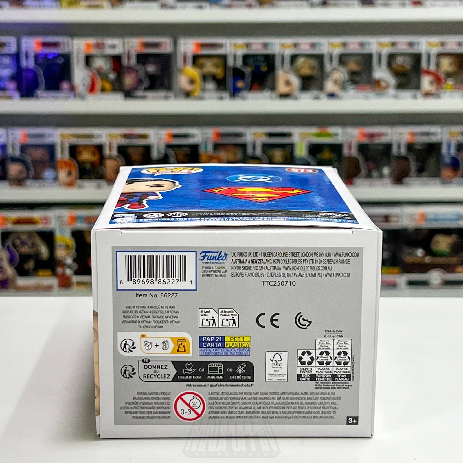 Funko Pop DC Super Heroes Superman 573 NYCC 2025 Official Con Sticker Comic Deco