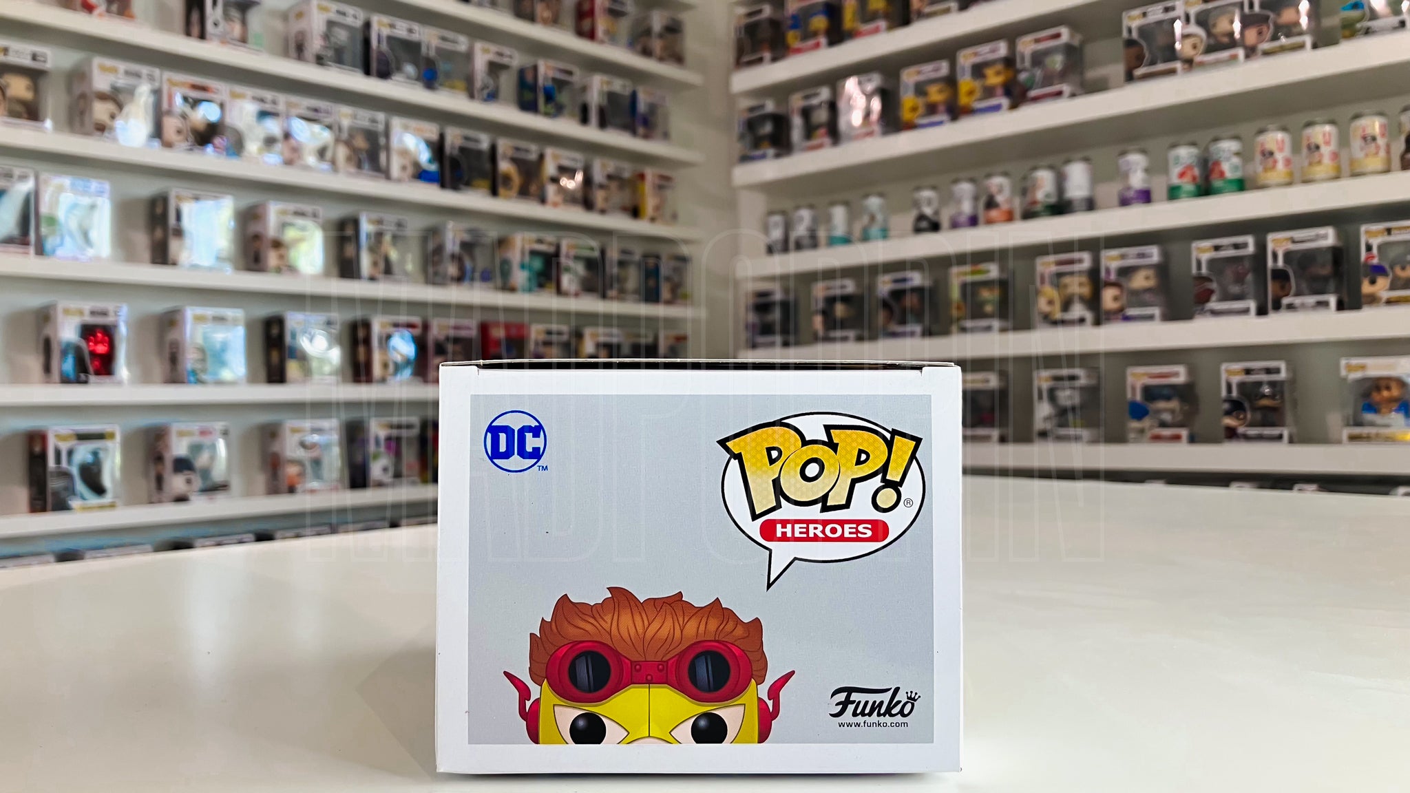 Funko Pop DC Super Heroes Kid Flash Young Justice Hot Topic Exclusive 320