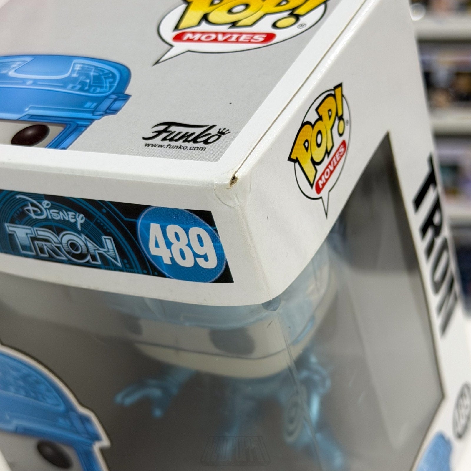 Funko Pop Disney Tron Metallic Glow Chase 489 Sci-Fi Video Game Toy Vinyl Figure