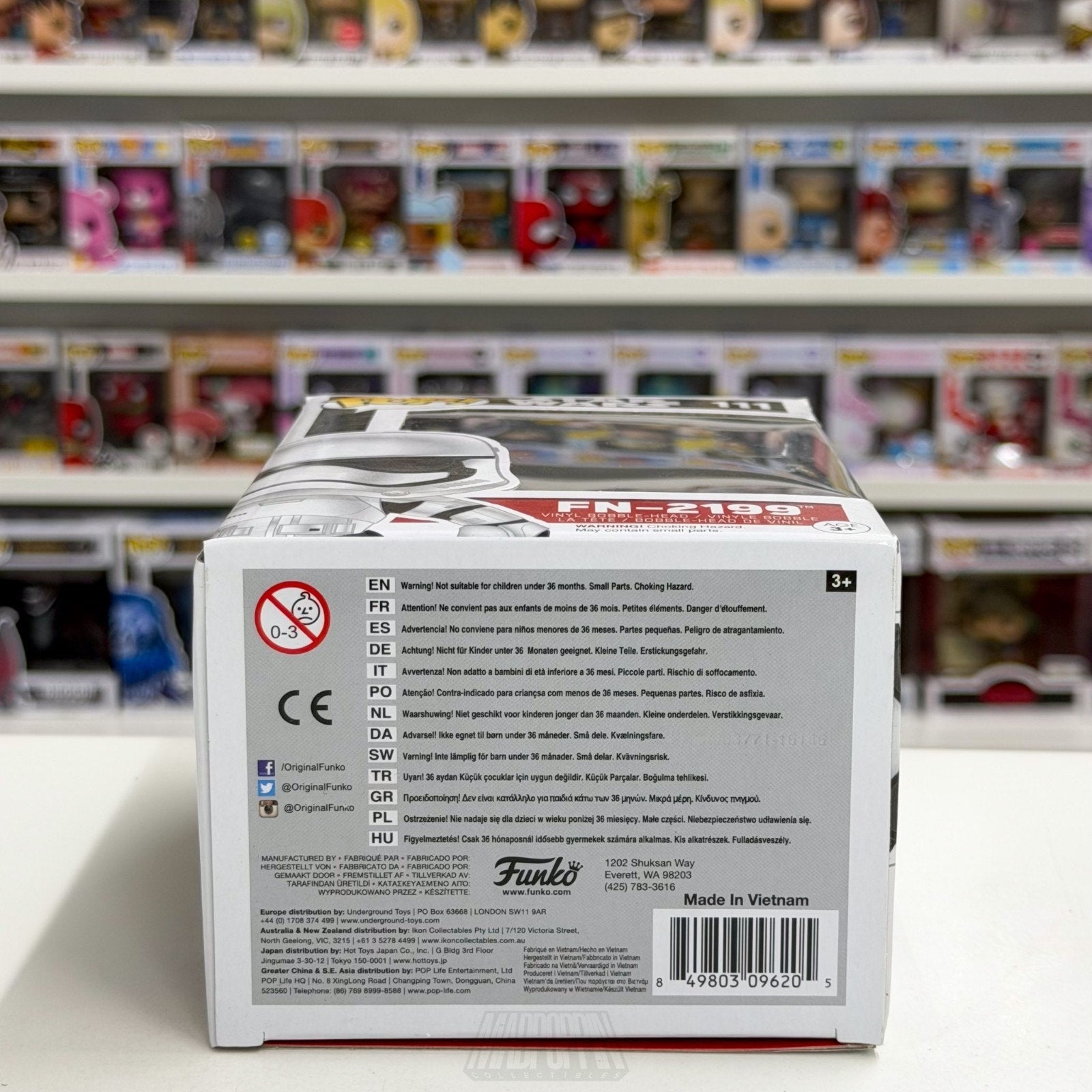 Funko Pop Star Wars Episode VII Force Awakens FN-2199 111 Stormtrooper Figure