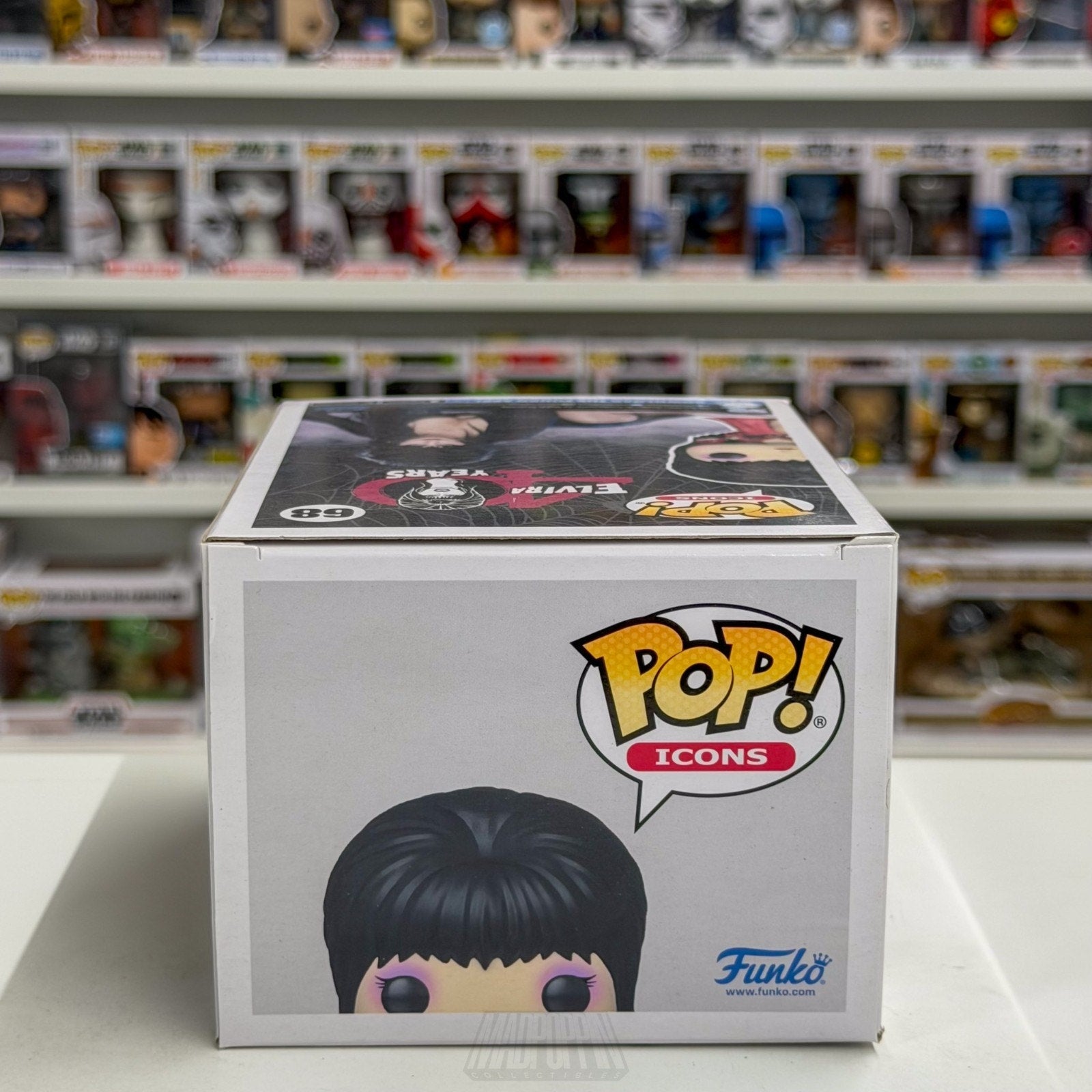 Funko Pop Icons Elvira Mistress of the Dark Diamond Glitter 68 Toy Vinyl Figure