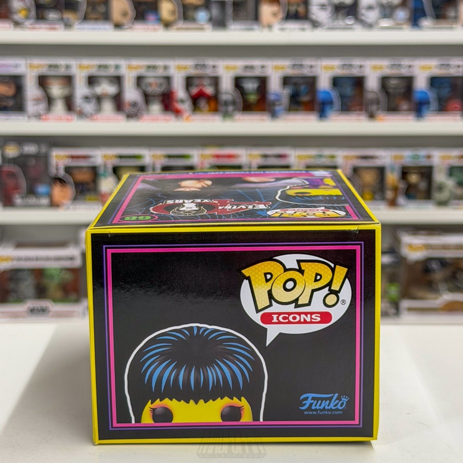 Funko Pop Icons Elvira Entertainment Earth Blacklight 68 Horror Toy Vinyl Figure