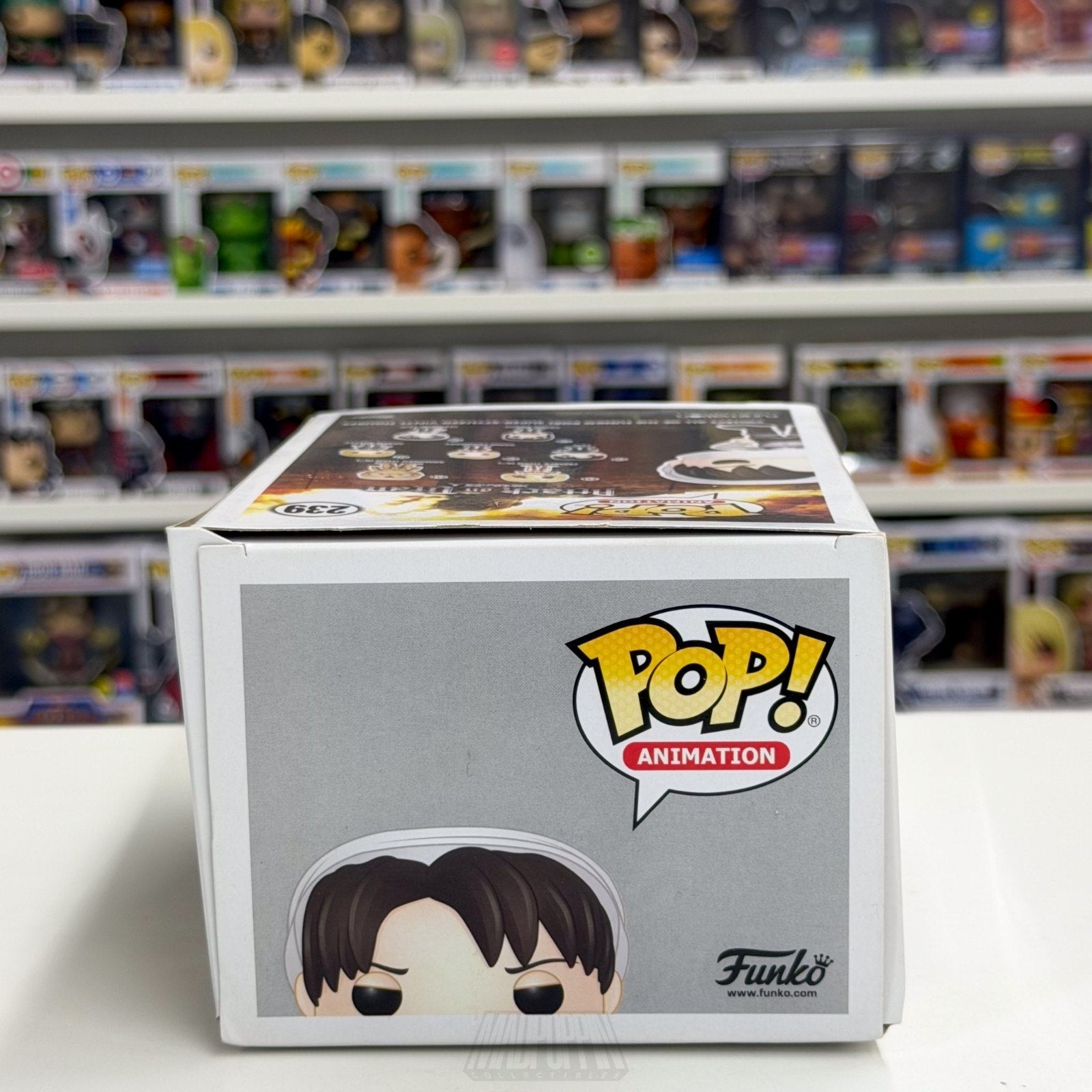 Funko Pop Anime Attack on Titan Cleaning Levi Hot Topic 239 Manga Vinyl Figure