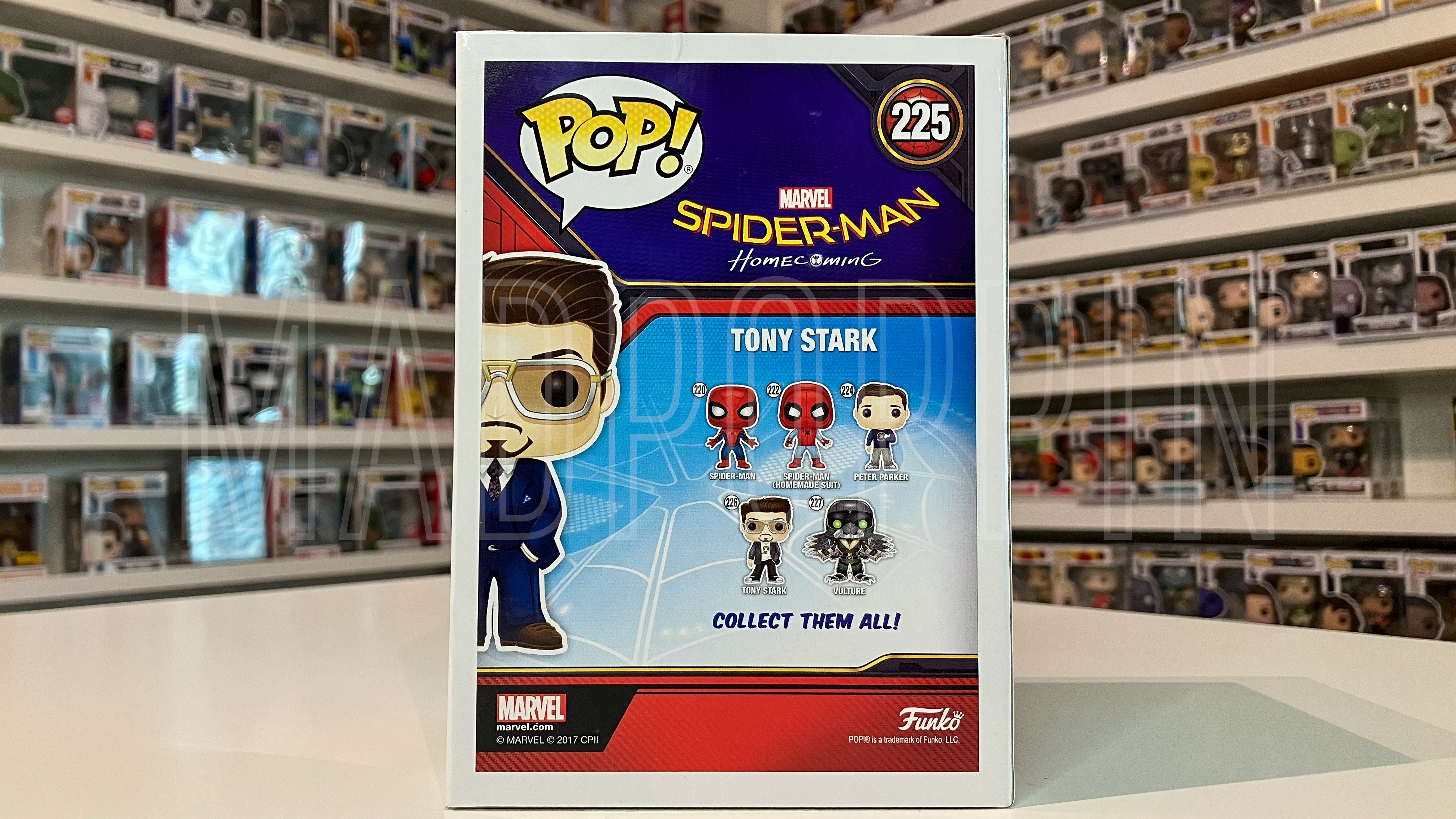 POP! Marvel: Spider-Man: Homecoming - Tony Stark (Holding Iron Man Helmet)