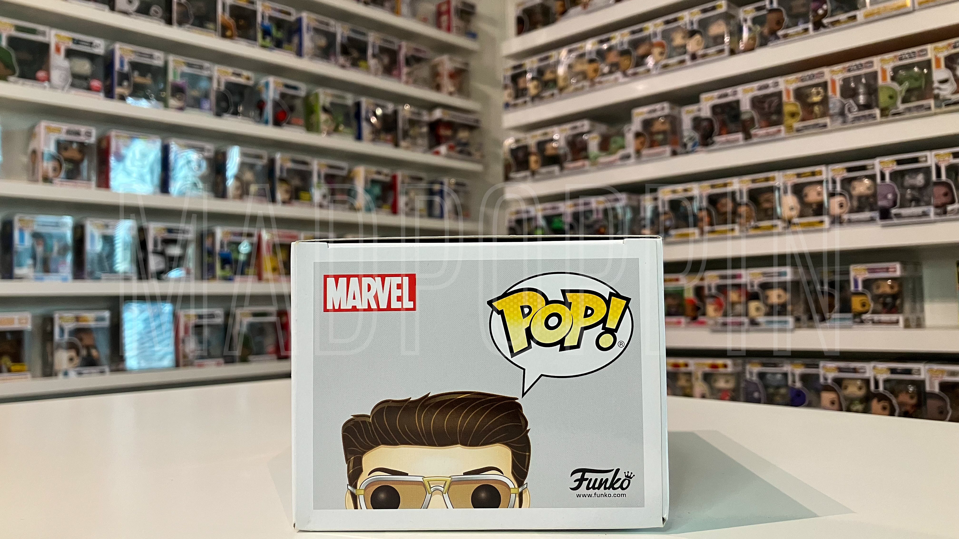 POP! Marvel: Spider-Man: Homecoming - Tony Stark (Holding Iron Man Helmet)